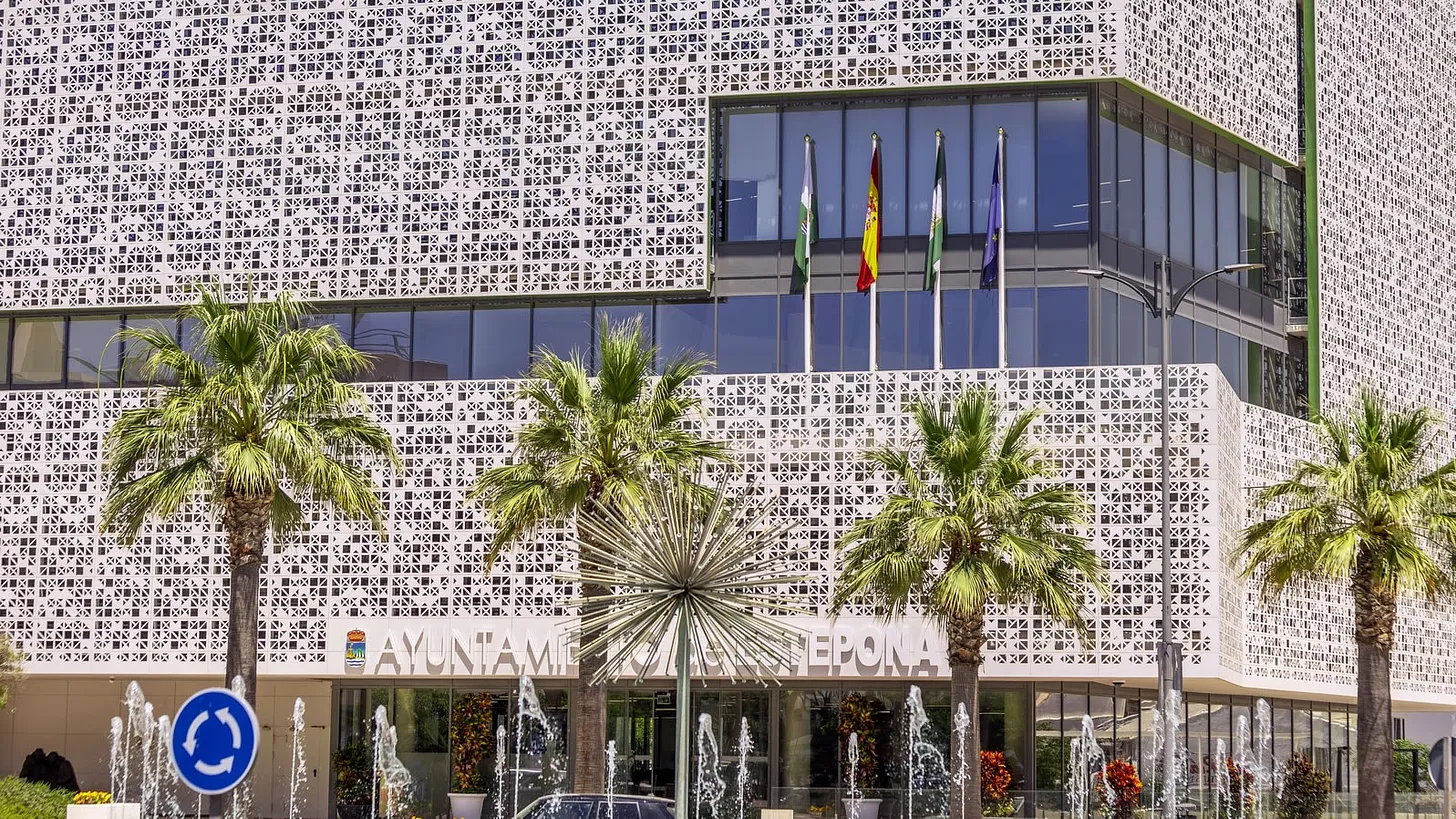 Estepona reclama al Gobierno actuaciones en el litoral y la movilidad ferroviaria Ayuntamiento de Estepona intensifica inspecciones en terrazas durante octubre 1