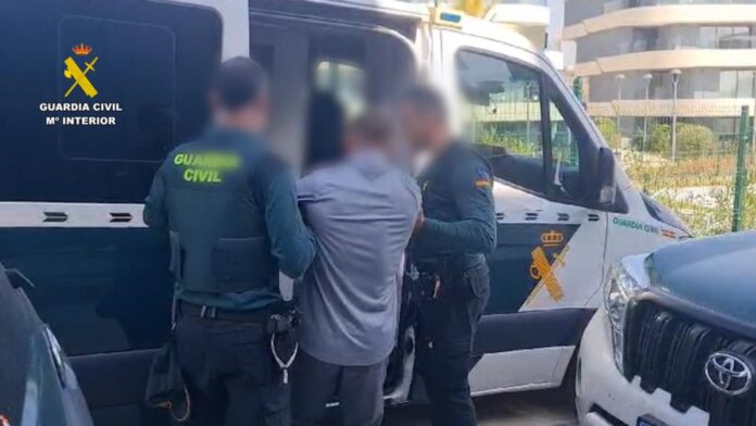 guardia civil detiene en Estepona