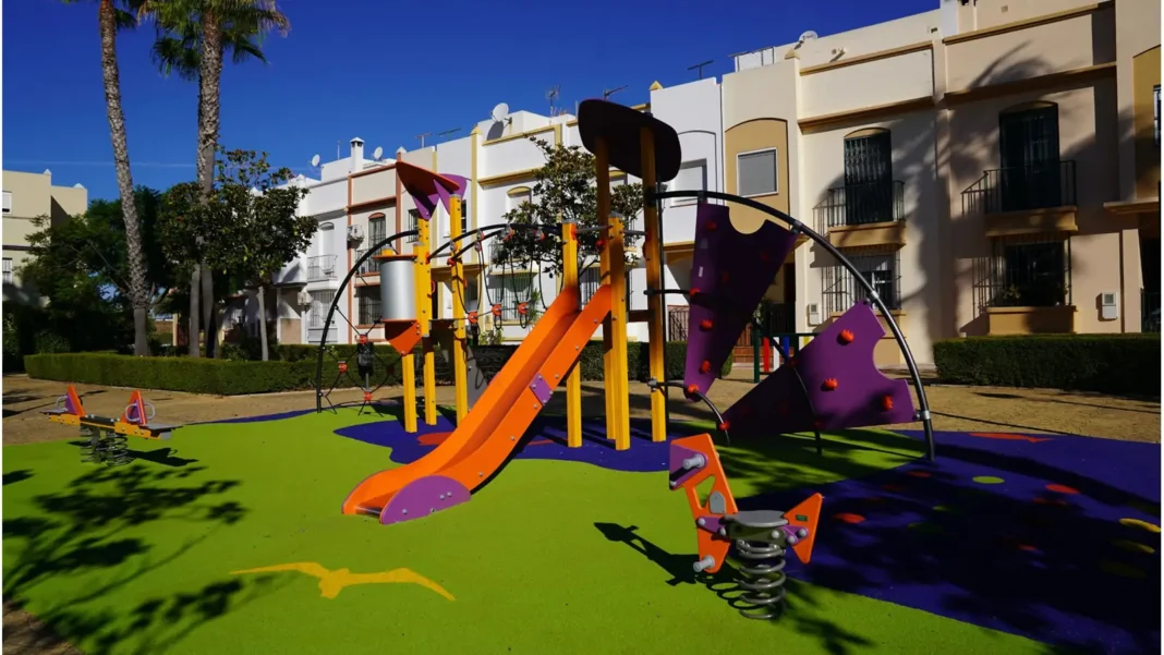 renovación de 18 parques infantiles