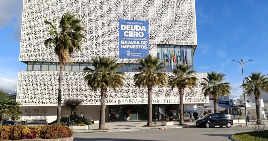 Estepona rechaza reprobar al alcalde