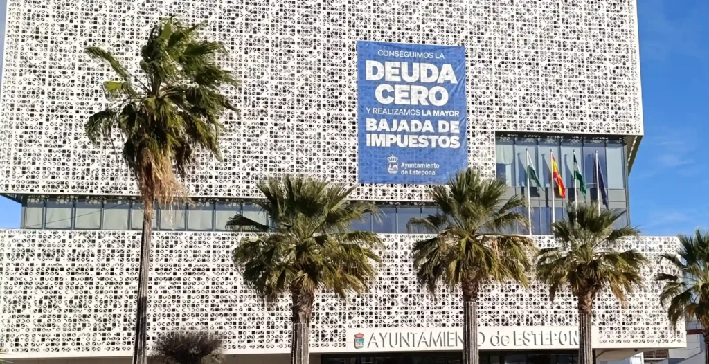 Estepona presume de superávit