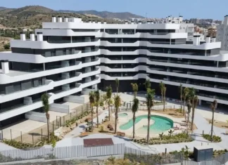 El Ayto. de Estepona lamenta que Endesa rechaza su plan para dar luz al edificio Alma Endesa rechaza