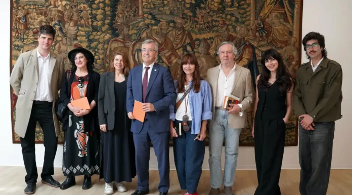 Helena Mariño gana el VI Premio Internacional de Poesía ‘Ciudad de Estepona’ con ‘Mira la palabra cómo brilla’ VI Premio Internacional de Poesía