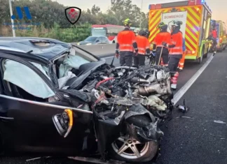 Accidente en Estepona con Cuatro heridos al chocar un turismo contra la mediana de la A-7 Accidente en Estepona