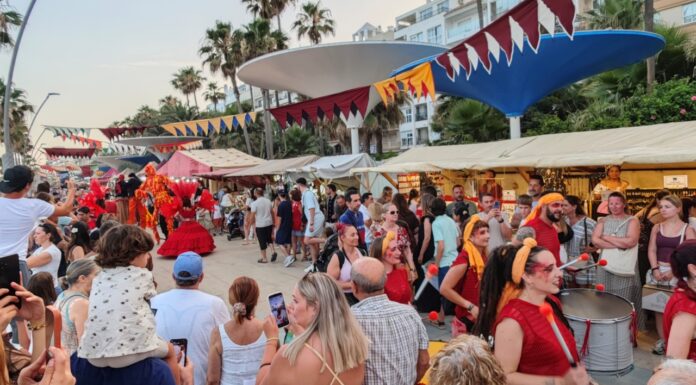 Mercadillo de verano en el paseo marítimo hasta el 6 de Septiembre Mercadillo de verano en el paseo marítimo hasta el 6 de Septiembre