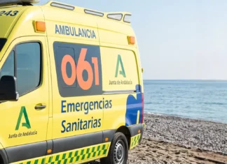 Muere un hombre de 60 años en la playa de Guadalmansa en Estepona Muere un hombre de 60 años en Estepona