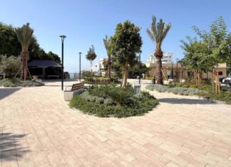 Estepona inaugura hoy la Plaza Aurelio Gurrea Chalé Plaza Aurelio Gurrea