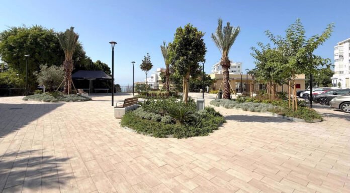 Estepona inaugura hoy la Plaza Aurelio Gurrea Chalé Plaza Aurelio Gurrea