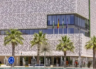 Estepona aprueba un presupuesto de 137 millones: qué cambia para los vecinos y qué critica la oposición Estepona aprueba un presupuesto